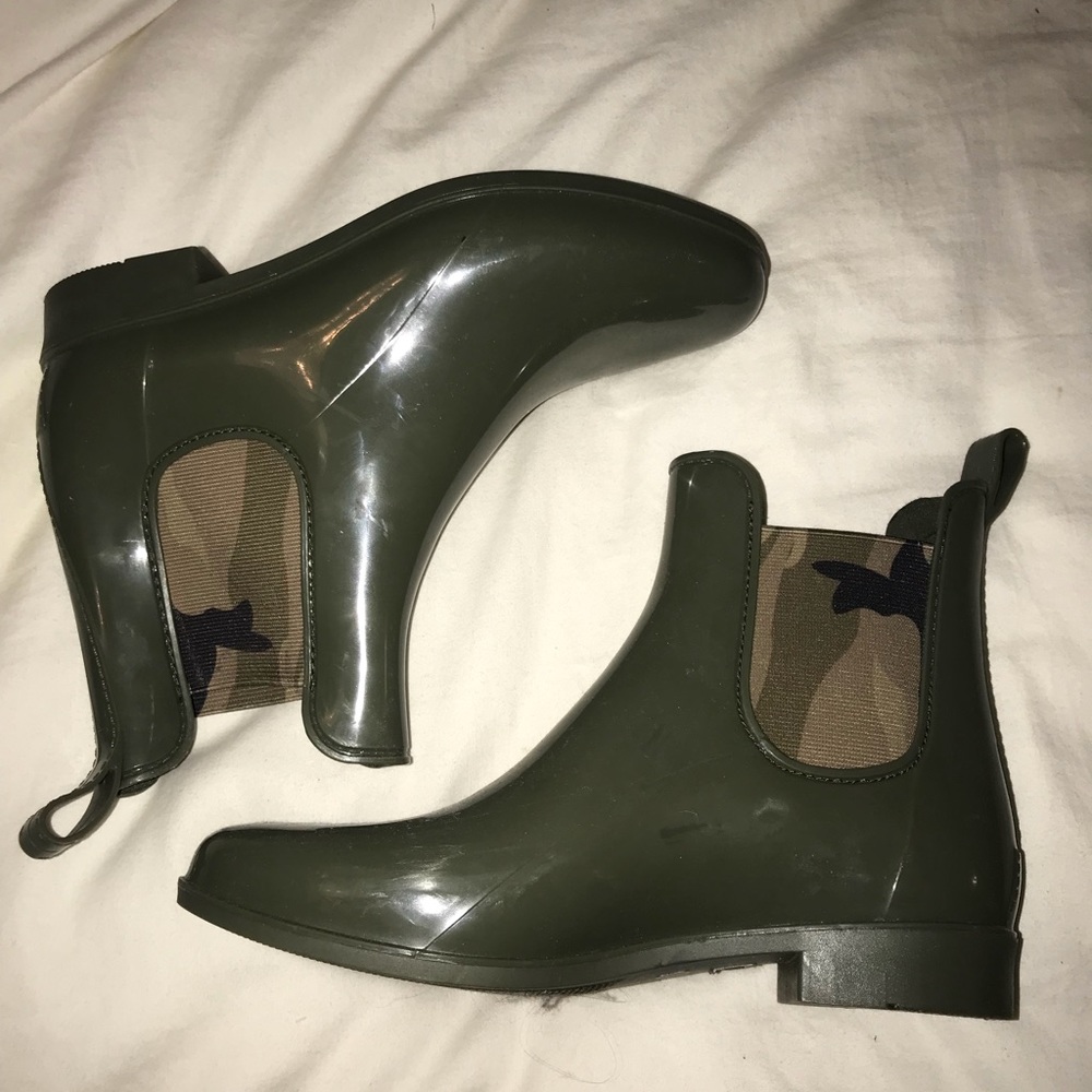 rain boots